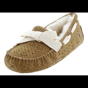 UGG Brand New Dakota Shoes